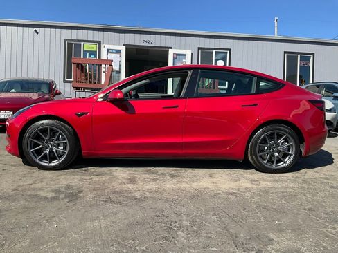 Used 2023 Tesla Model 3 Standard Range image 5