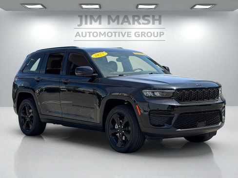 Certified 2023 Jeep Grand Cherokee Altitude AWD/4WD image 8