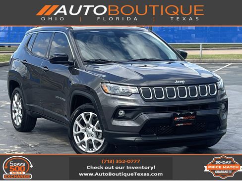 Used 2022 Jeep Compass Latitude image 1
