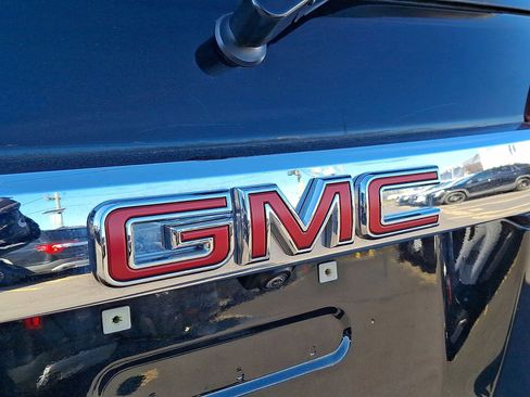 Certified 2023 GMC Acadia SLE w/ Driver Convenience Package image 31