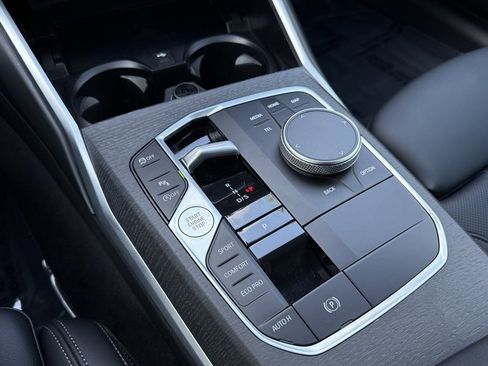 Used 2025 BMW 330i Sedan w/ Convenience Package image 26