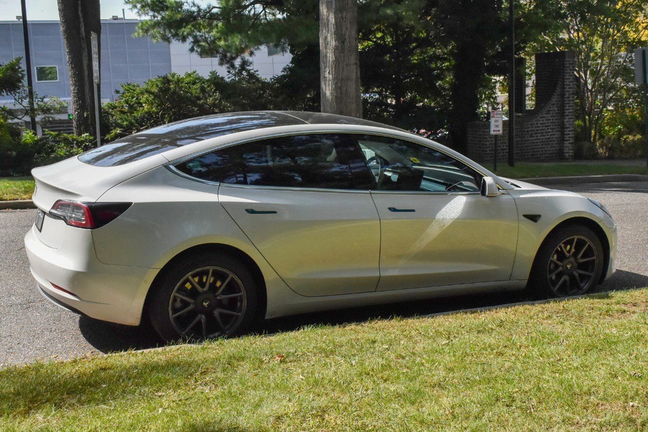 Used 2020 Tesla Model 3 Standard Range Plus RWD image 7