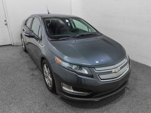 Used 2012 Chevrolet Volt Premium w/ Premium Trim Package FWD image 2