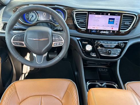 Used 2022 Chrysler Pacifica Pinnacle image 21