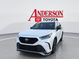 Used 2021 Toyota Highlander XSE FWD video 1