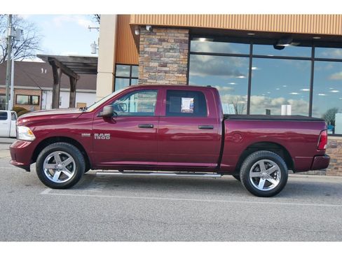 Used 2018 RAM 1500 Express w/ Express Value Package image 6