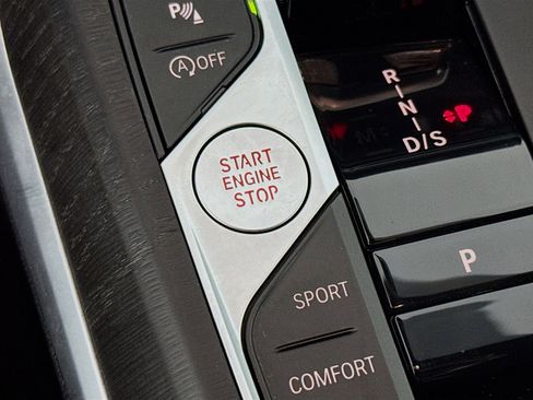 Used 2023 BMW 330i xDrive Sedan w/ Premium Package image 20