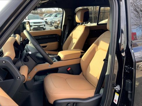 New 2026 Land Rover Defender 110 X-Dynamic SE image 9