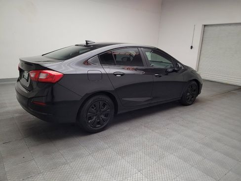 Used 2017 Chevrolet Cruze LS FWD image 10
