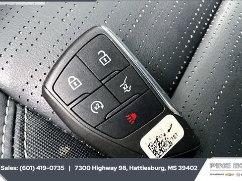 Certified 2025 Buick Enclave Sport Touring w/ LPO, All-Weather Package image 9