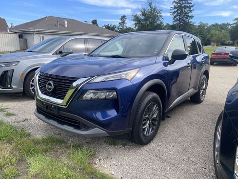 Used 2023 Nissan Rogue S AWD/4WD image 1