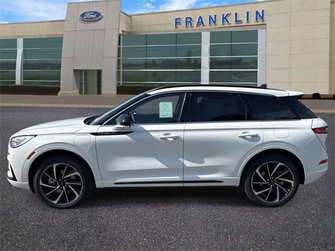 New 2025 Lincoln Corsair Grand Touring w/ Rear Removable Package Tray image 4