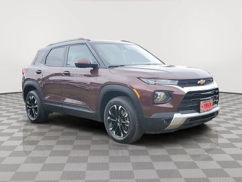 Used 2023 Chevrolet TrailBlazer LT w/ Convenience Package AWD/4WD image 3