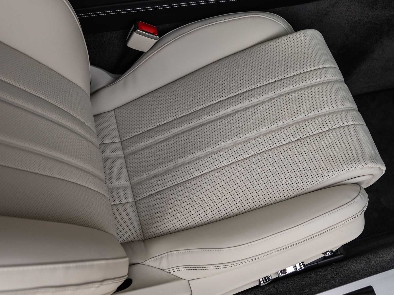 Used 2025 Bentley Continental GTC AWD/4WD image 47