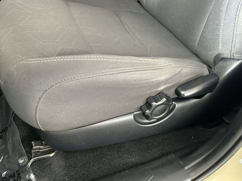 Used 2019 Toyota Tacoma TRD Off-Road w/ Technology Package AWD/4WD image 19