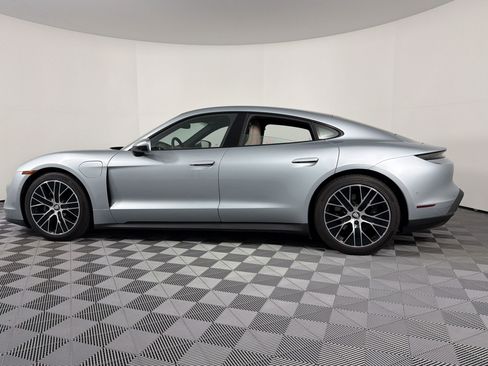 Certified 2022 Porsche Taycan RWD image 2