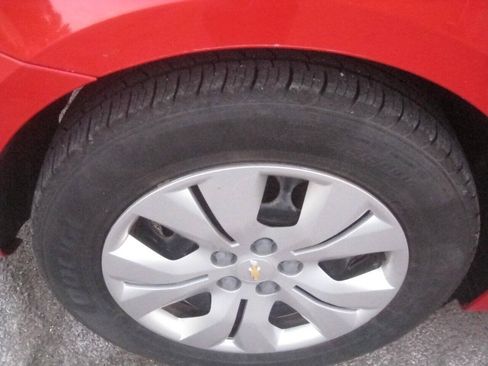 Used 2014 Chevrolet Cruze LS FWD image 23
