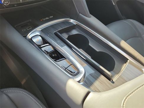 Certified 2023 Buick Enclave Essence w/ Sport Touring Edition image 31