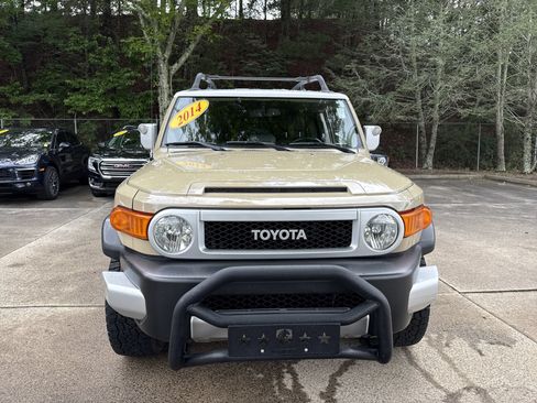 Used 2014 Toyota FJ Cruiser 4WD w/ Upgrade Package image 2