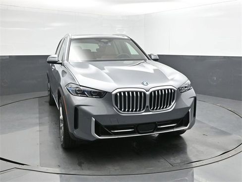 New 2026 BMW X5 xDrive50e w/ Climate Comfort Package image 22