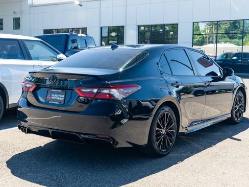 Used 2022 Toyota Camry SE w/ Convenience Package FWD image 6