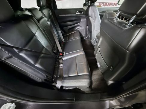 Used 2018 Jeep Grand Cherokee Limited image 31