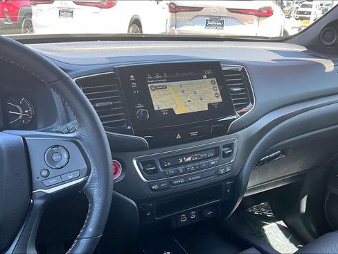 Used 2025 Honda Passport TrailSport image 8