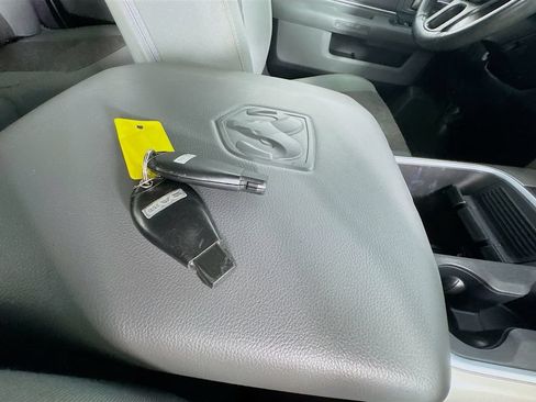 Used 2017 RAM 1500 Big Horn AWD/4WD image 40