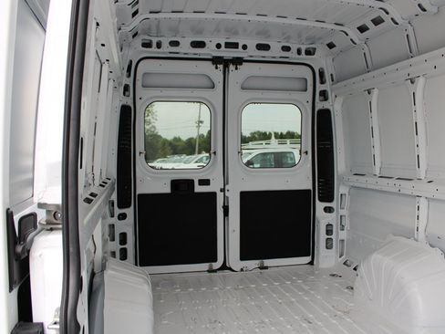 Used 2024 RAM ProMaster 3500 w/ Quick Order Package 22G SLT FWD image 14