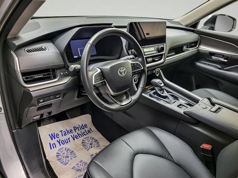 Certified 2025 Toyota Grand Highlander XLE image 9