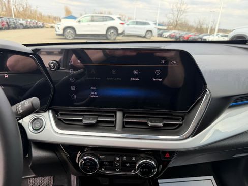 Used 2026 Chevrolet Trax LT w/ LT Convenience Package image 24