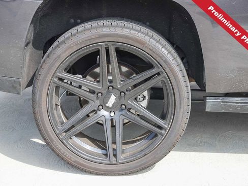 Used 2018 Cadillac Escalade Premium Luxury AWD/4WD image 12