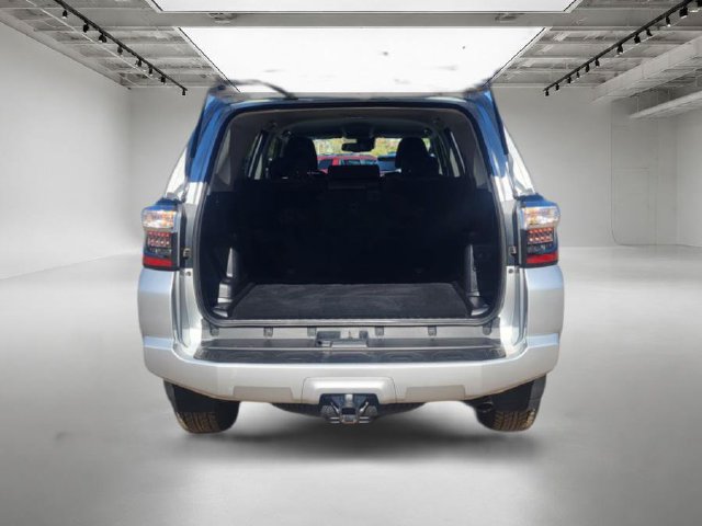 Used 2023 Toyota 4Runner SR5 AWD/4WD image 9