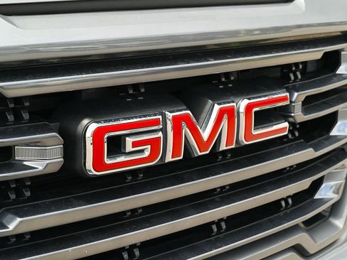 Used 2022 GMC Sierra 1500 AT4 w/ AT4 Preferred Package AWD/4WD image 40