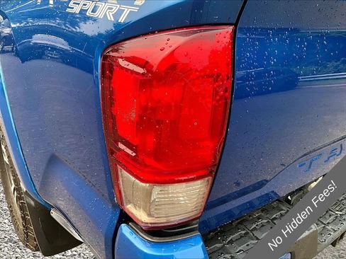 Used 2016 Toyota Tacoma TRD Sport w/ Towing Package AWD/4WD image 28