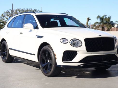 Certified 2022 Bentley Bentayga image 1
