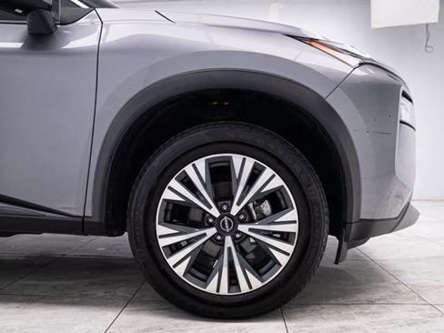 Used 2023 Nissan Rogue SV image 34