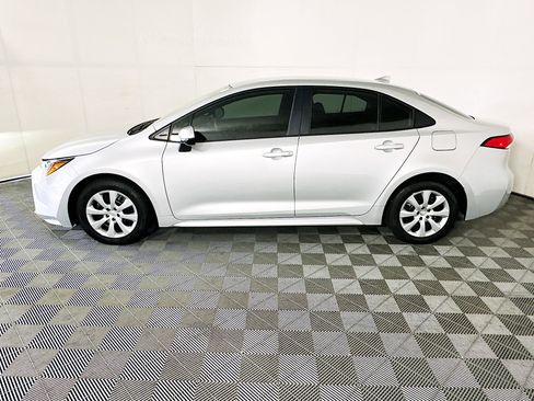 Used 2024 Toyota Corolla LE FWD image 6