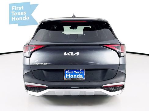 Used 2023 Kia Sportage LX image 7