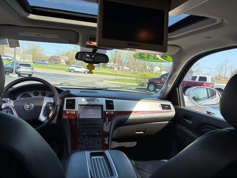 Used 2012 Cadillac Escalade ESV Premium AWD/4WD image 13
