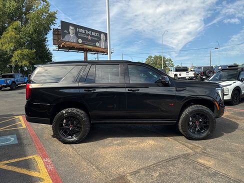 Used 2025 GMC Yukon AT4 w/ AT4 Premium Package image 6