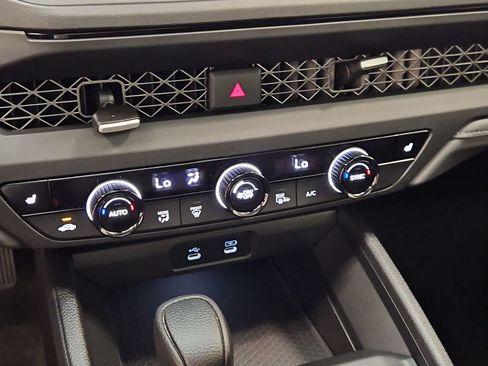 Certified 2025 Honda Accord SE image 30