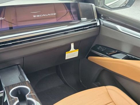 New 2026 Cadillac Escalade Luxury w/ Touring Package AWD/4WD image 21