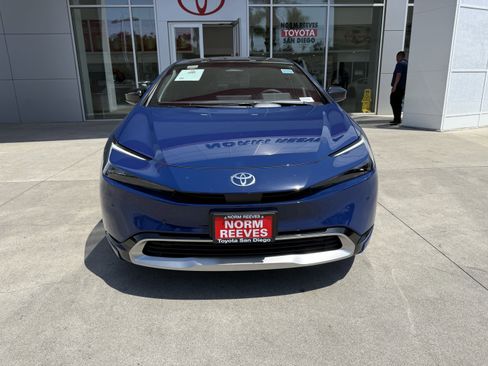Certified 2025 Toyota Prius Plug-In Hybrid image 30