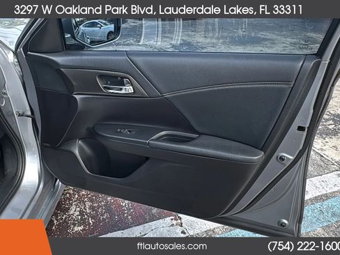 Used 2017 Honda Accord Sport image 33