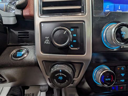 Used 2020 Ford F150 Platinum w/ Equipment Group 701A Luxury image 16