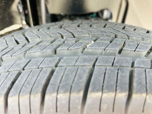 New 2025 Jeep Gladiator Sport image 40