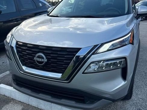 Used 2023 Nissan Rogue SV FWD image 1