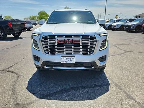 Used 2025 GMC Yukon XL Denali AWD/4WD image 2
