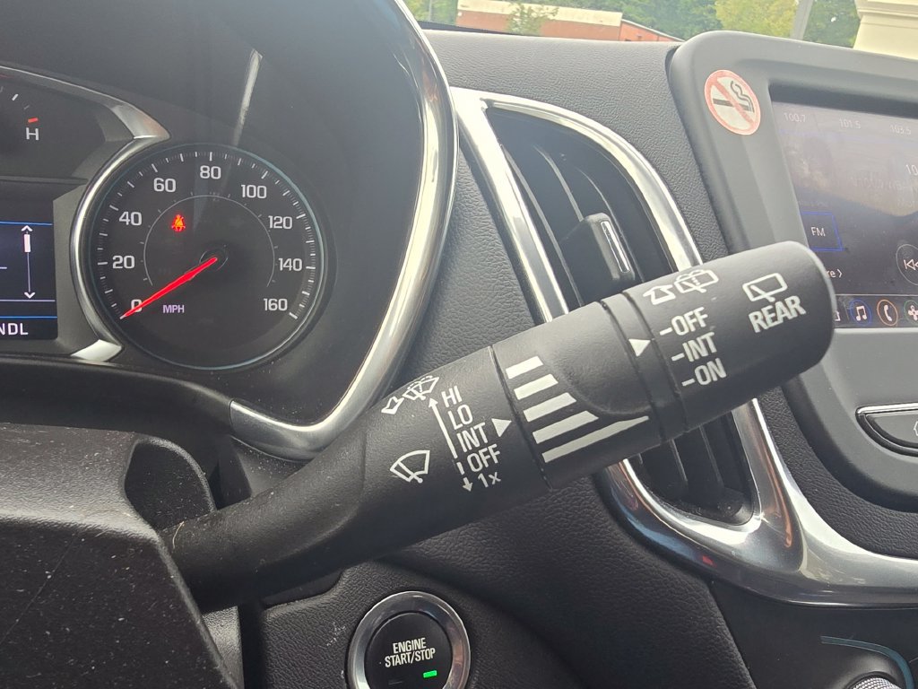 Certified 2024 Chevrolet Equinox LT FWD image 30